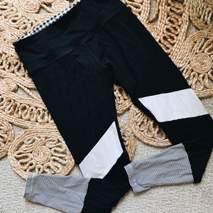 Lorna Jane full length black striped legging